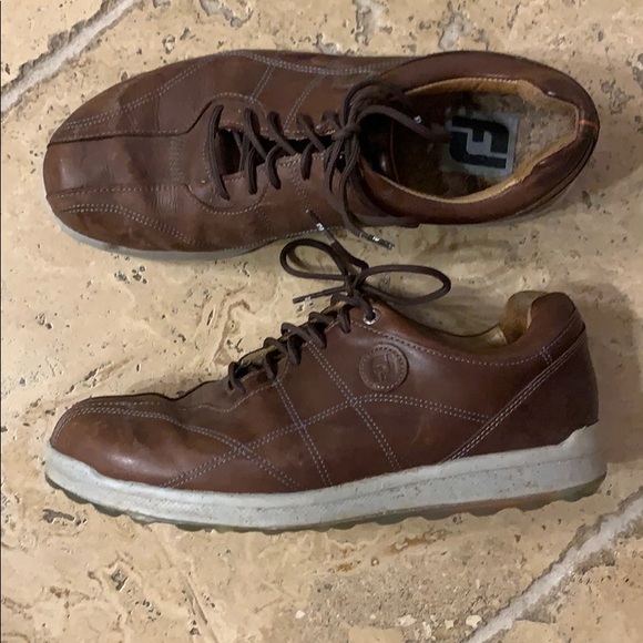 Footjoy Versaluxe size 9 spikeless golf shoes - Picture 2 of 5